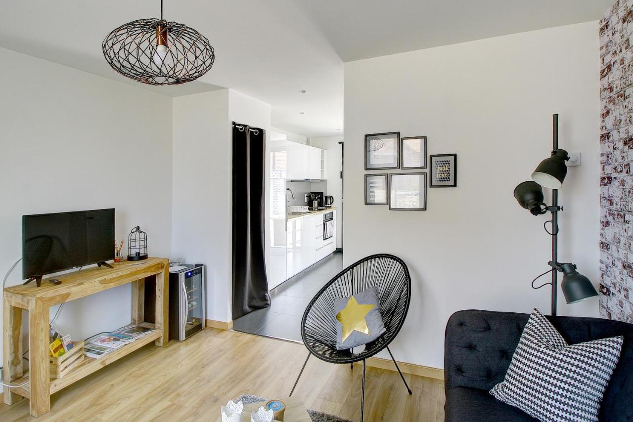 Apartment 27, Faubourg *