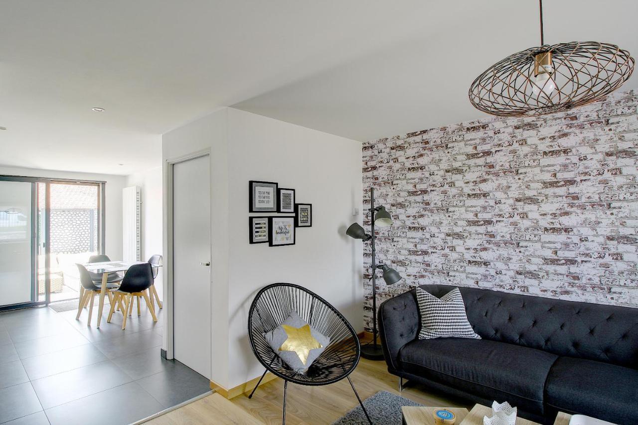 Apartment 27, Faubourg